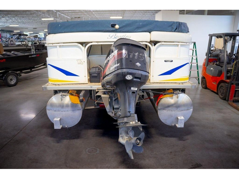 2005 Bentley Industries 240 Cruise alt