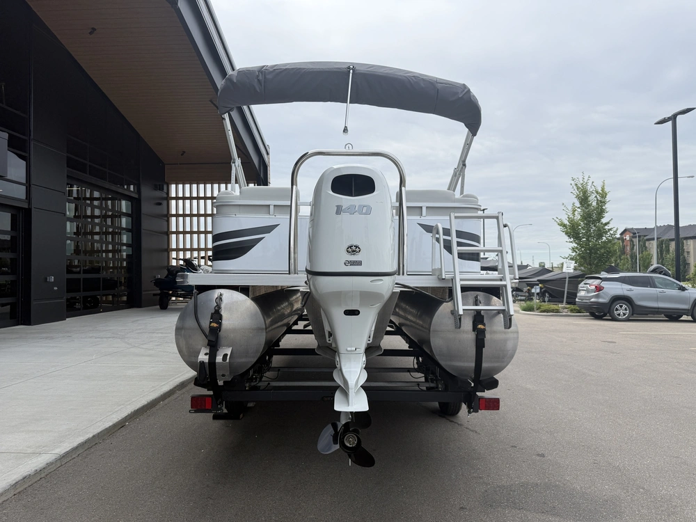 2025 Tahoe 2380ql alt