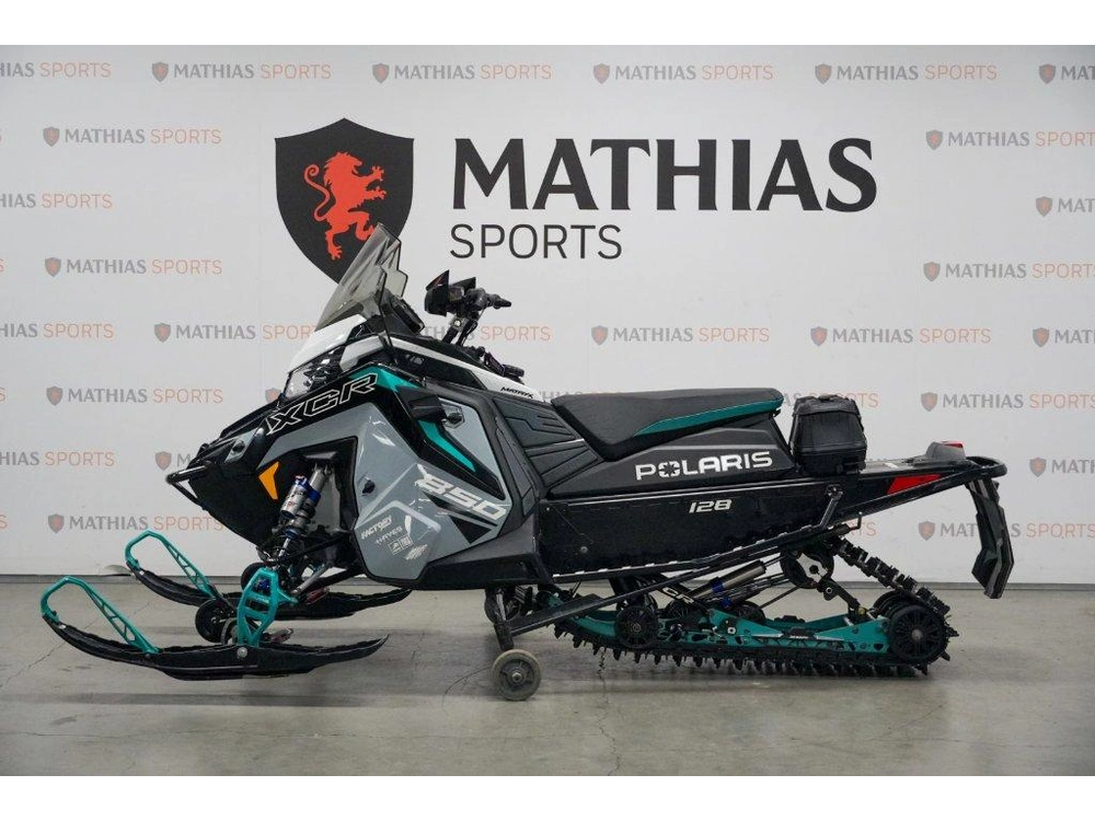 Polaris Indy Xcr 850 128 2024 alt