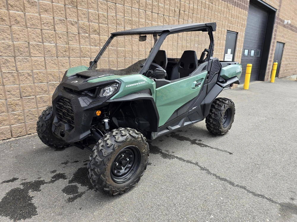 2025 Brp Commander Dps 700 alt