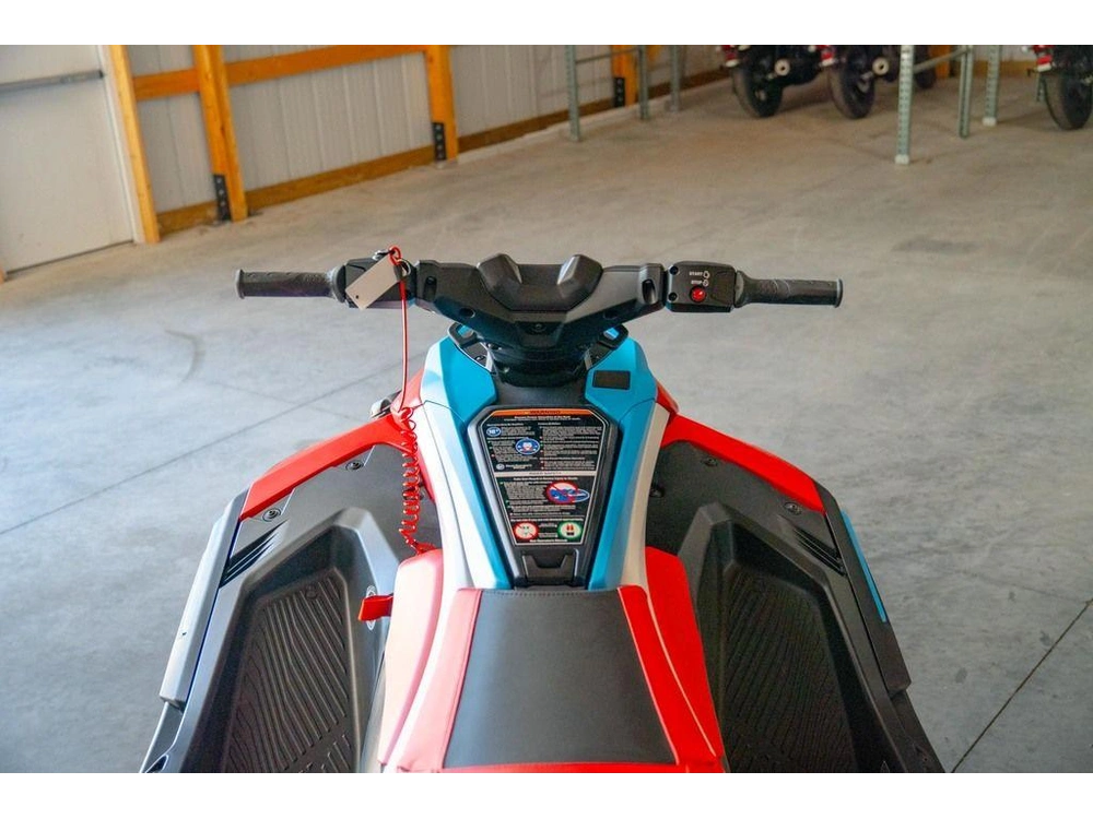 2025 Yamaha Jetblaster Dlx 2-up alt