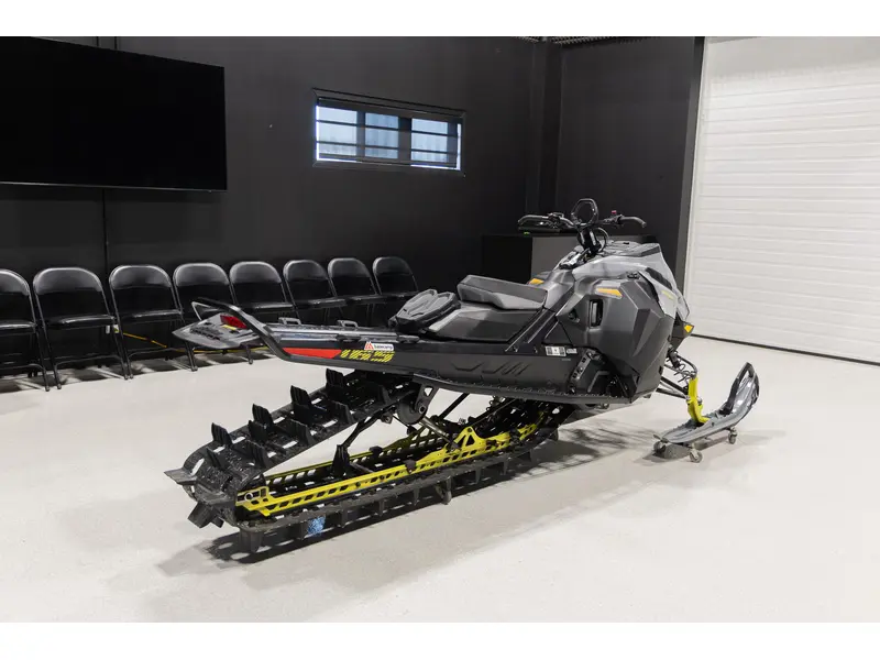 2026 Ski-Doo SUMMIT EDGE 165 CHTB