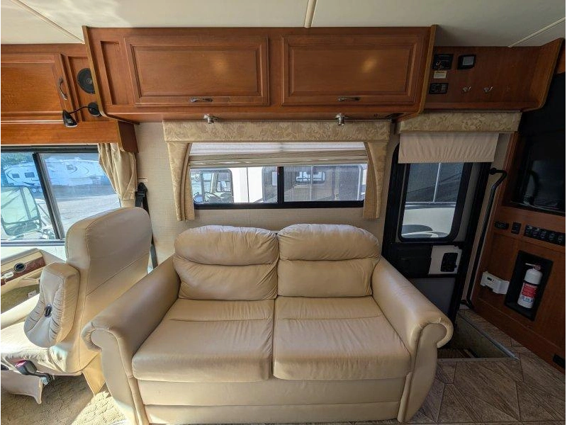Fleetwood Bounder 33u 2011 alt