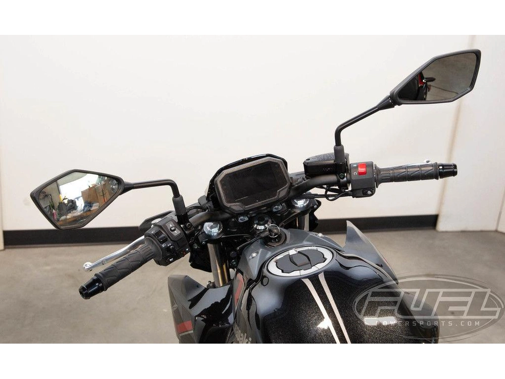 2025 Kawasaki Z650 alt
