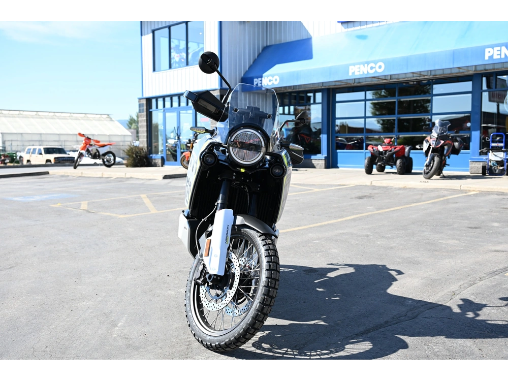 2027 Husqvarna Norden 901 alt
