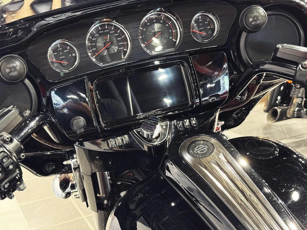 Harley-davidson Cvo Street Glide Flhxse 2017 alt