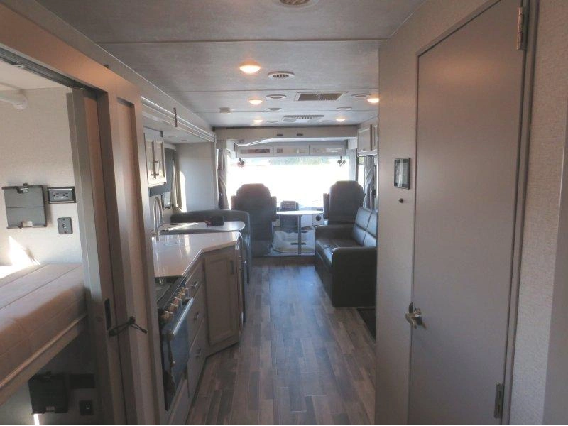 Thor Motor Coach Indigo Bb35 2024 alt