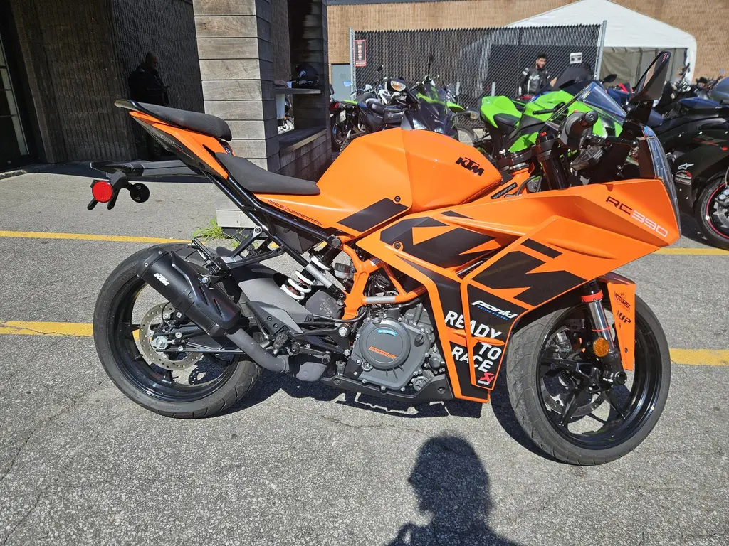 KTM RC390 2023
