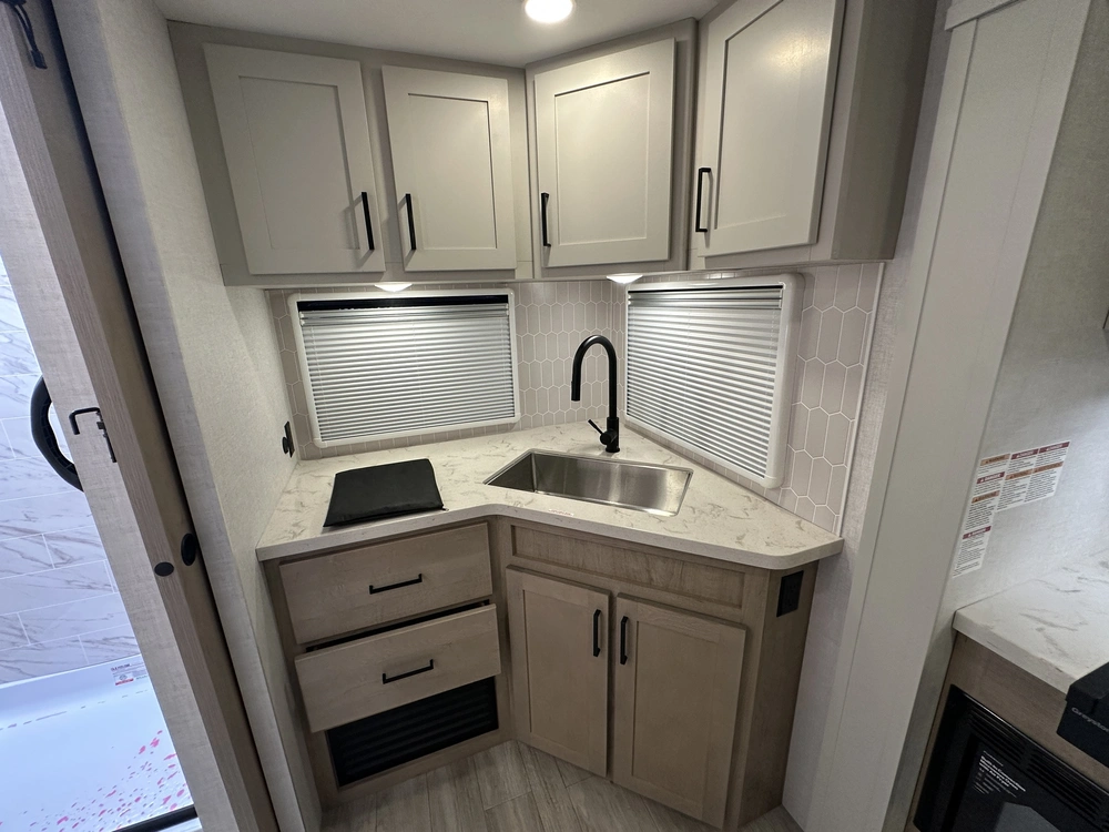 Ember Rv Touring 2300mll 2027 alt