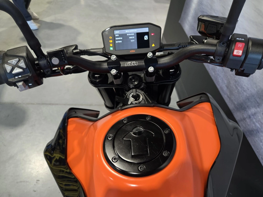 Ktm Duke 890 Gp 2022 alt