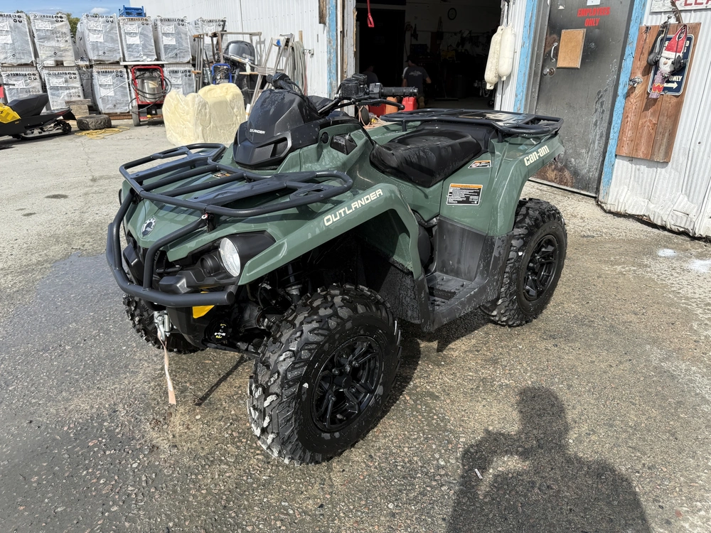 2022 Can-am 570 alt