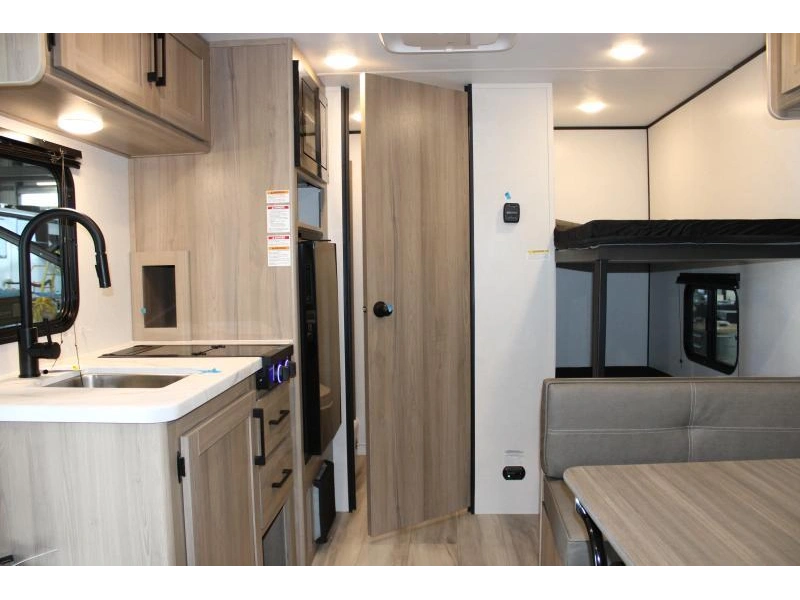 Keystone Rv Coleman 17bx 2026 alt