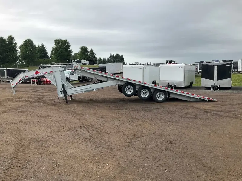 Canada Trailers 8.5x26 10.5 Ton Galvanized Gooseneck Hydraulic Tilt Trailer 2027