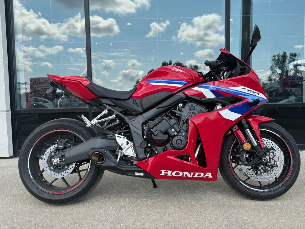 Honda Cbr650r E-clutch 1250 Km 2026 alt