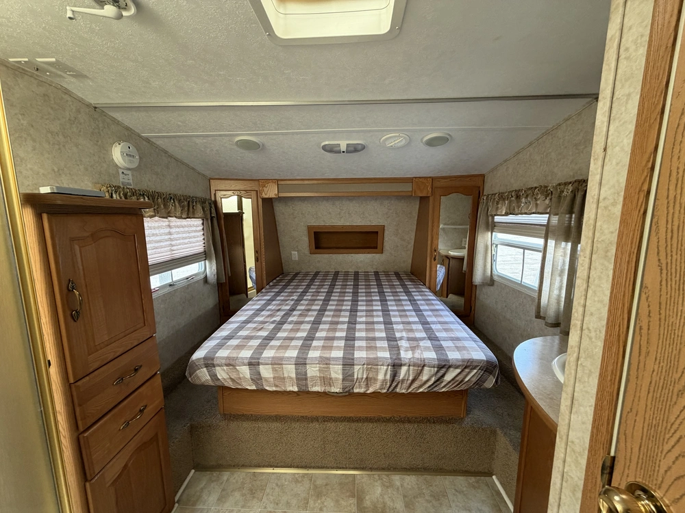 Keystone Rv Cougar (fw) 245efs 2005 alt