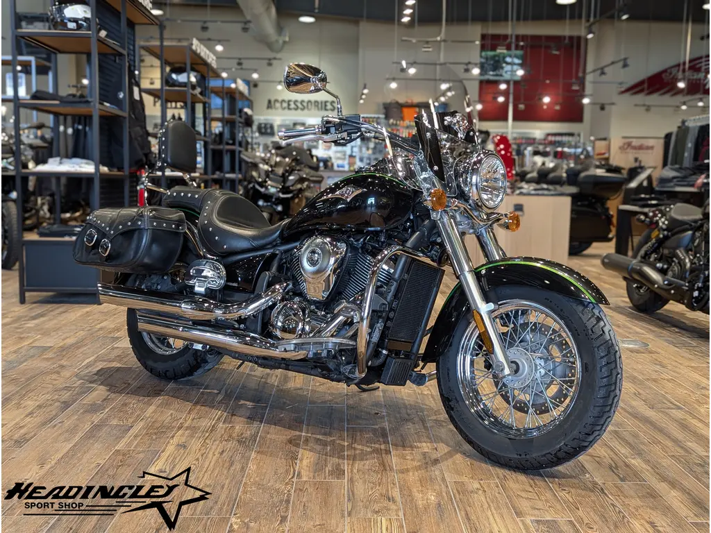 2015 Kawasaki Vulcan 900 Classic LT // Metallic Spark Black