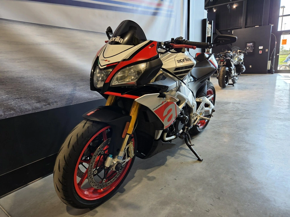 Aprilia 1100 Tuono Factory 2016 alt