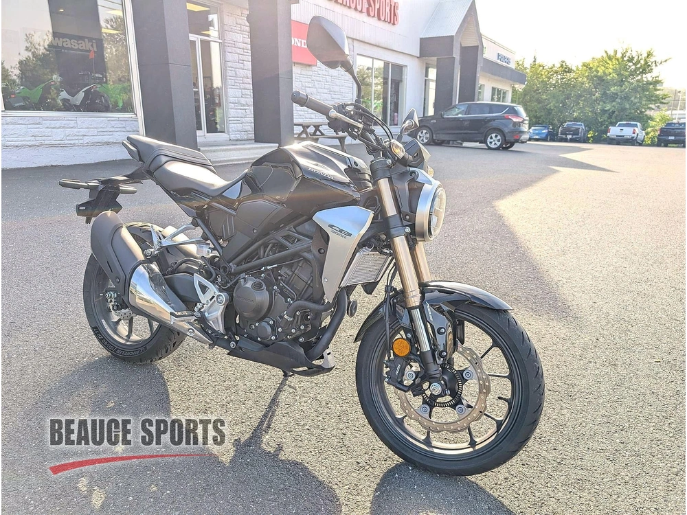 2021 Honda Cb 300 Moto Standard Urbaine Légère Débutant Novice A2 Naked Rétro Ville Économique Entretien Fait Pneus Neufs Z400 Mt-03 Duke G310r alt