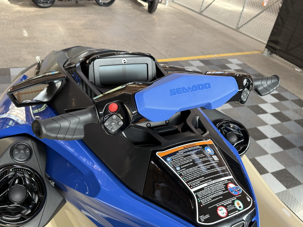 2025 Sea-doo Wake Pro 230 alt