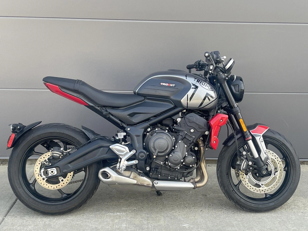 2024 Triumph Trident 660 alt