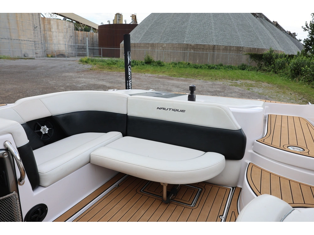 Super Air Nautique 211 2009 alt