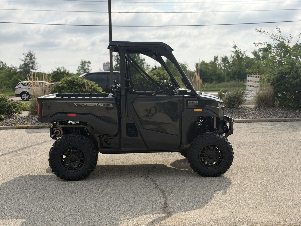 2026 Honda Pioneer 1000 Deluxe