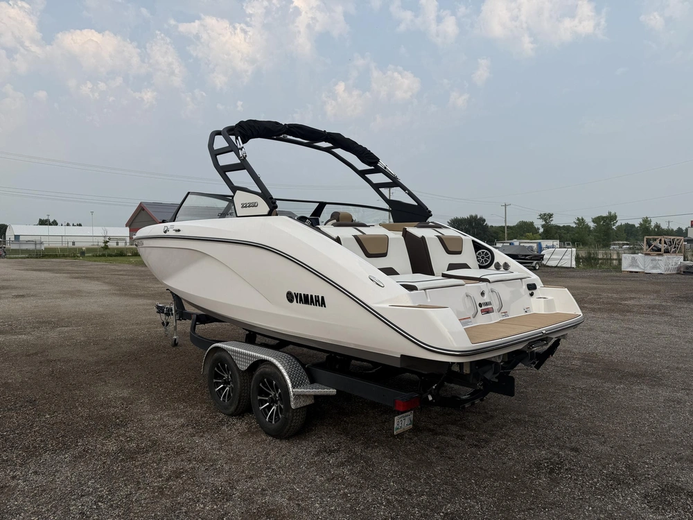 2023 Yamaha 222sd alt