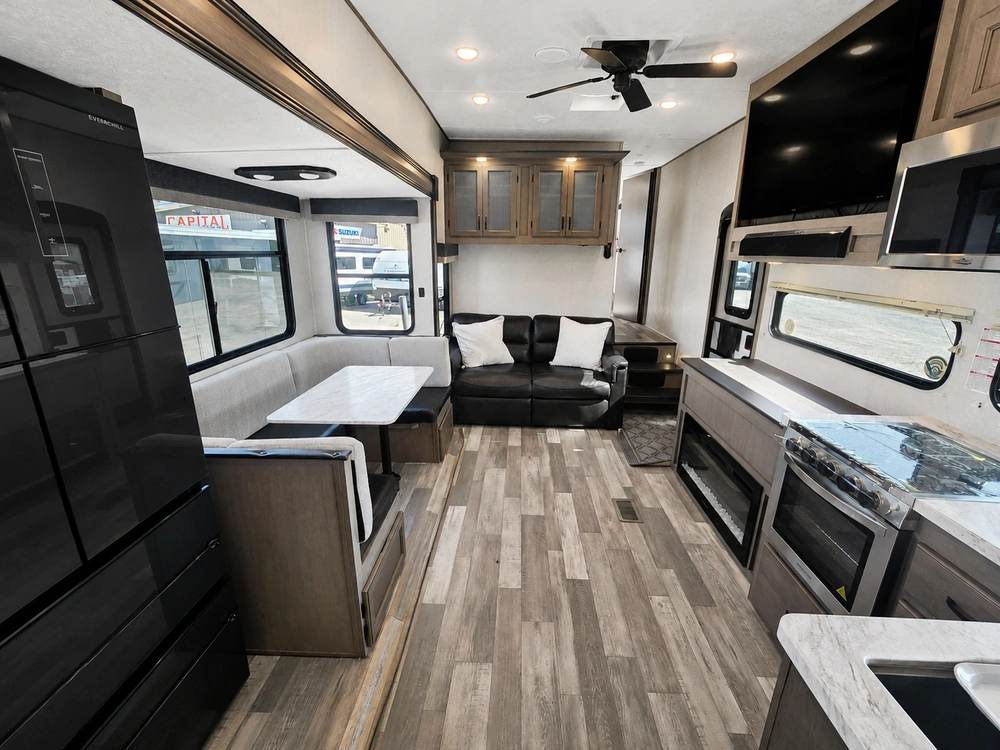 2023 Coachmen Chaparral X Edition 355fbx alt