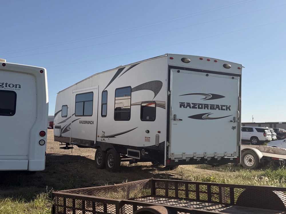 2013 Dutchmen Razorback 2950 Toy Hauler alt