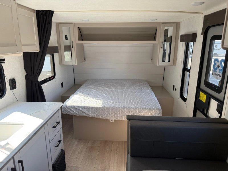 2027 Jayco Jayflight 175fq alt