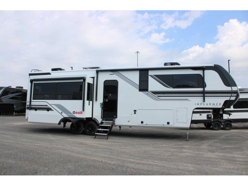 Grand Design Influence 3503gk 2027 alt