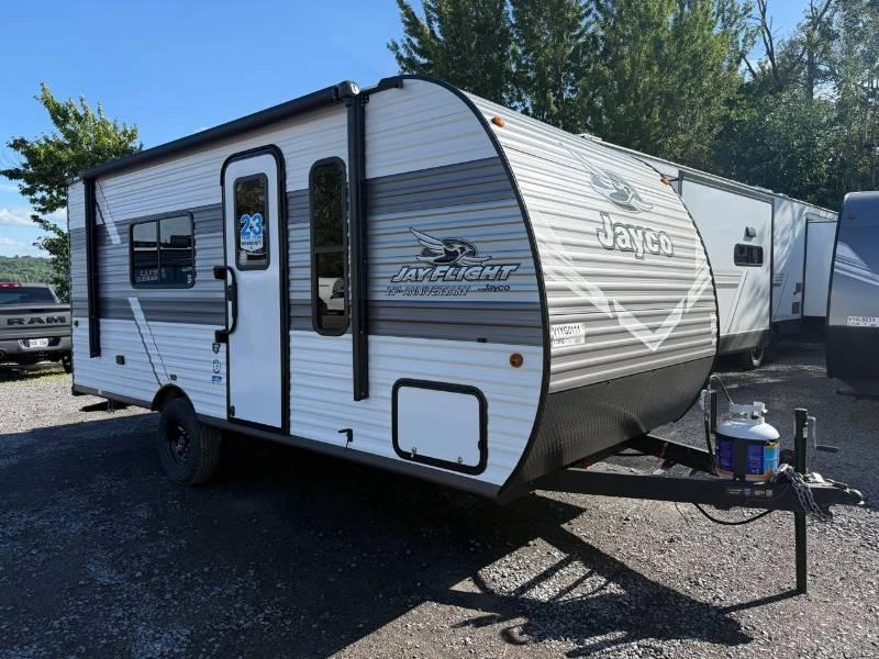 2027 Jayco Jayflight 175fq alt