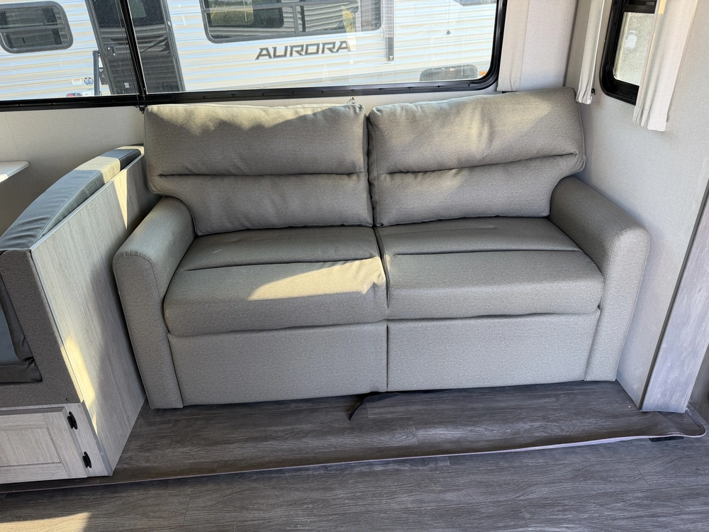 2026 Forest River Aurora 40bhts alt