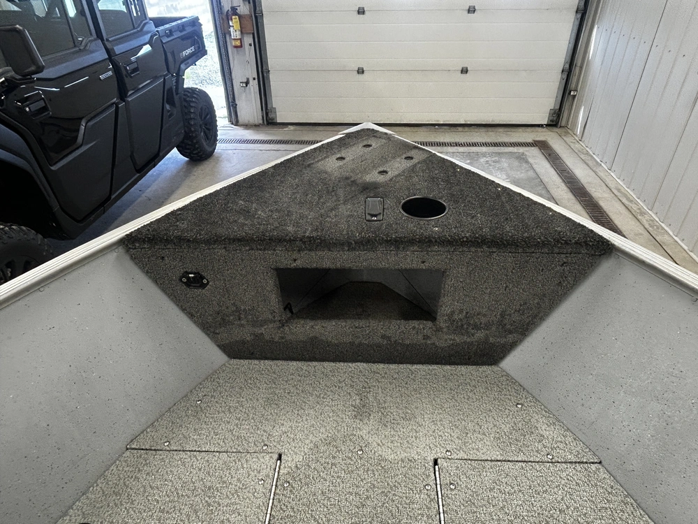 2014 Lund Boat Co 1400 Fury Tiller alt