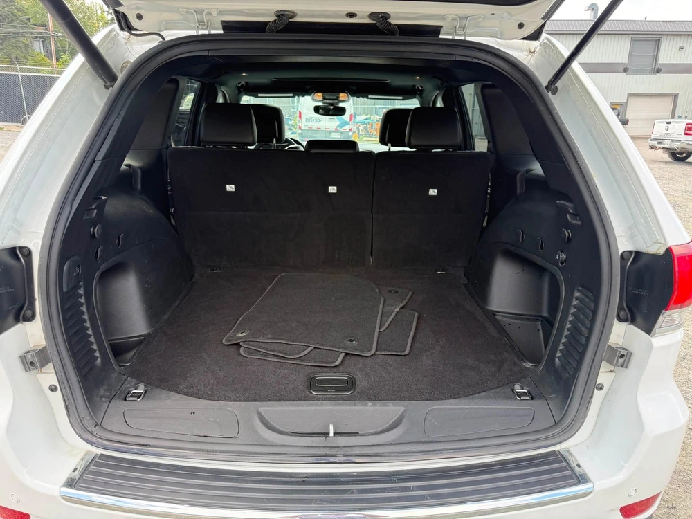 2019 Jeep Limited alt