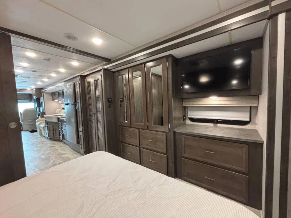 Coachmen Encore 355ds 2023 alt