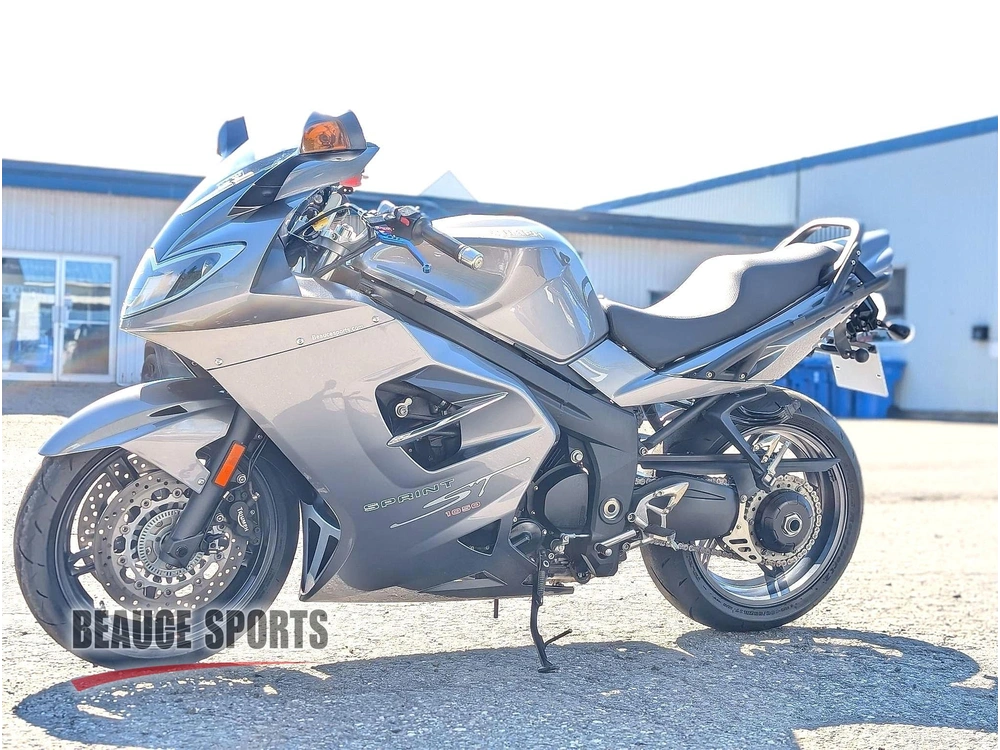2009 Triumph Sprint St 1050 ⚡ Moto 3 Cylindres Performance Routière alt