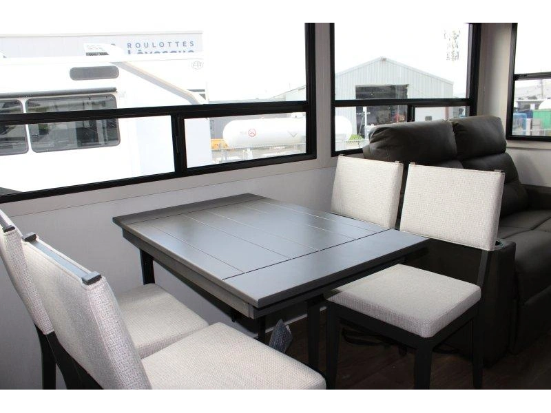 Grand Design Influence 3503gk 2027 alt