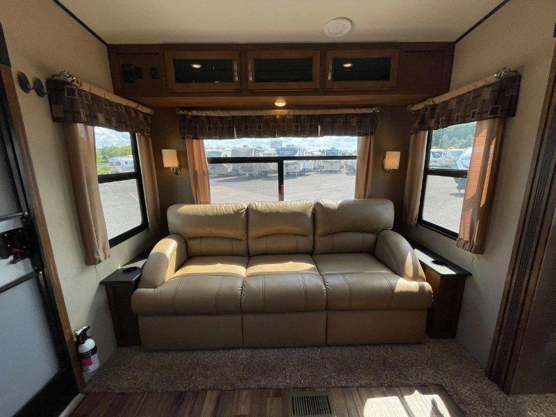 Coachmen Chaparral 28rls 2018