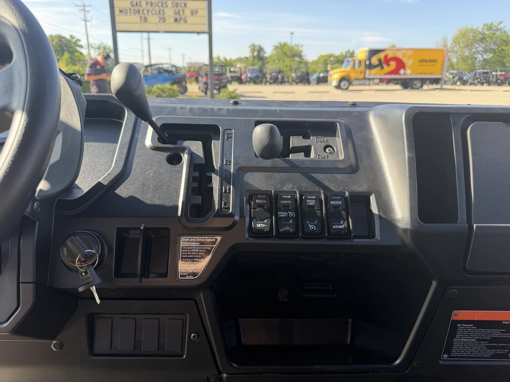 2026 Honda Pioneer 1000-5 Deluxe alt