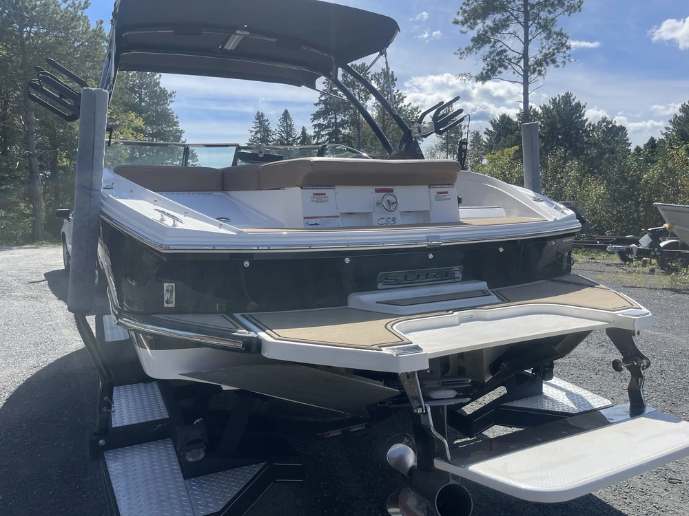 2022 Cobalt Boats Cs23 Surf alt