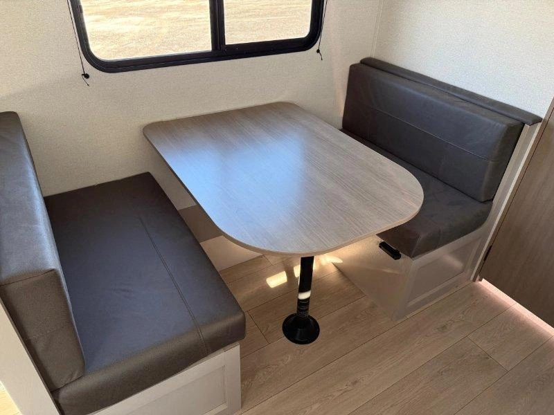 2027 Jayco Jayflight 175fq alt