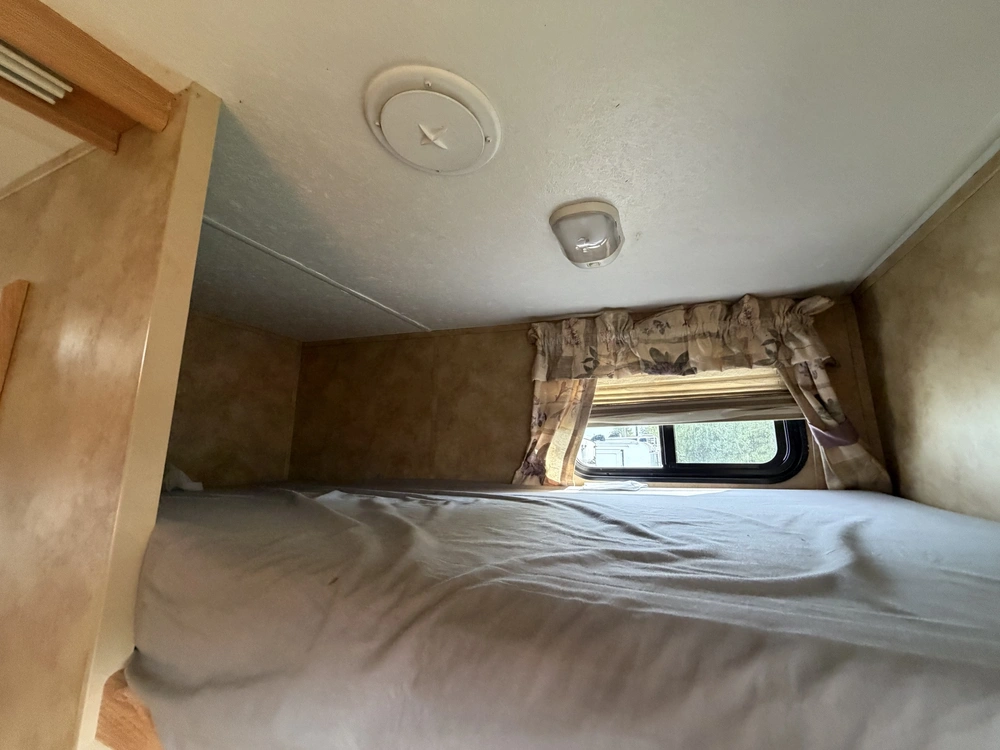 Keystone Rv Laredo (fw) 29bhs 2005 alt