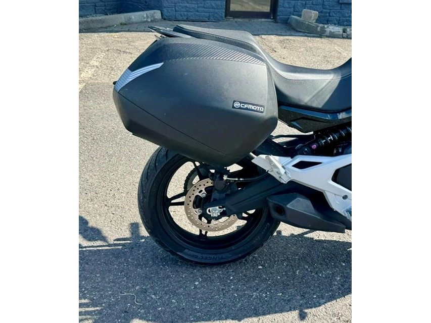2023 Cfmoto Adventura 650 alt