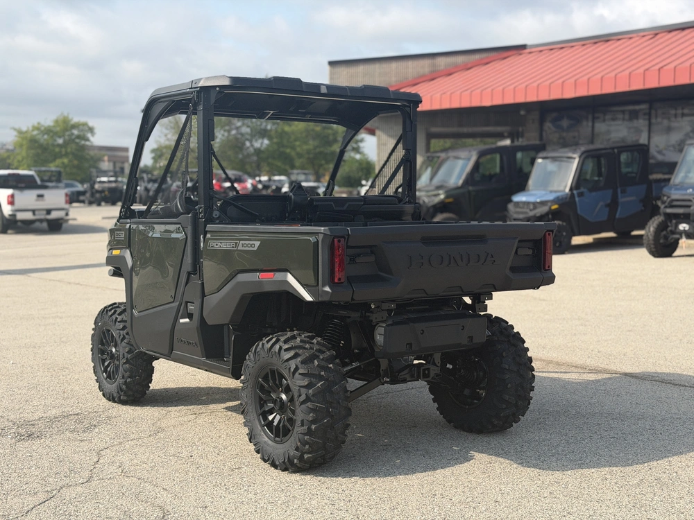 2026 Honda Pioneer 1000 Deluxe