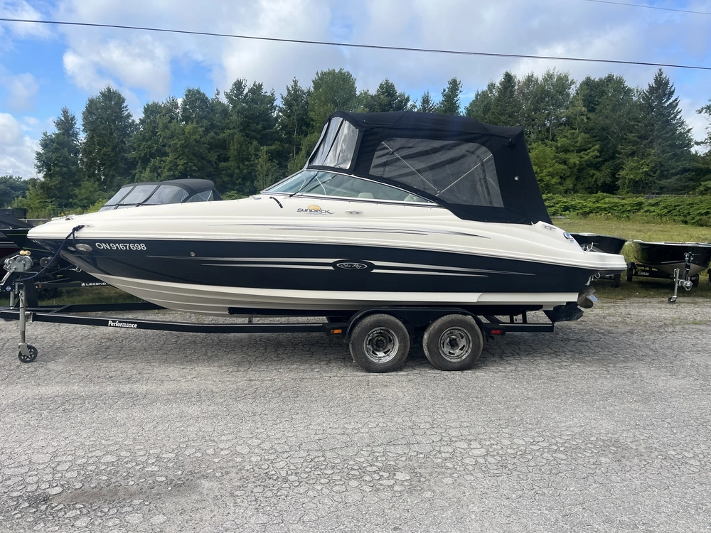 2007 Searay Sundeck 220 alt