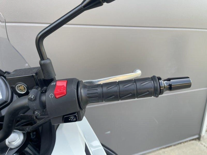 2022 Kawasaki Versys-x 300 alt