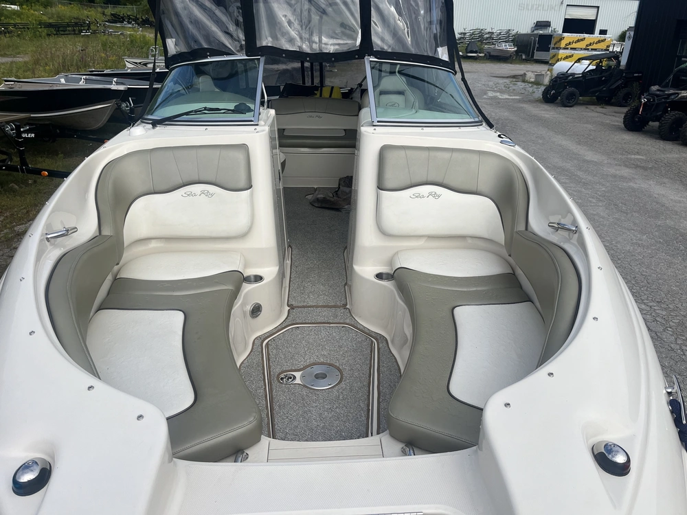 2007 Searay Sundeck 220 alt