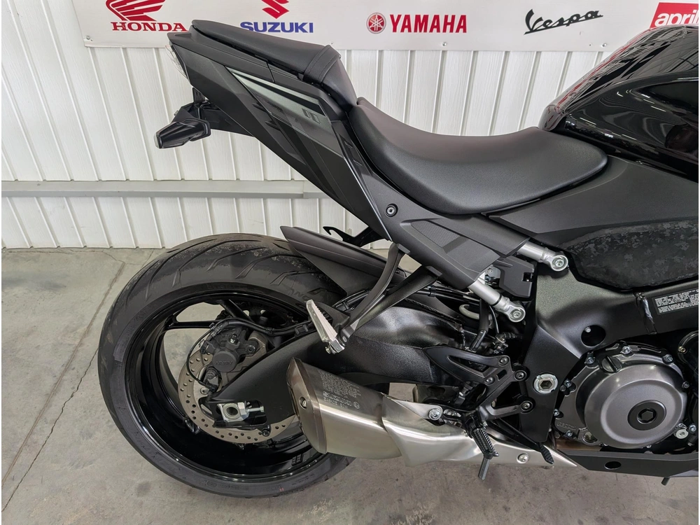 Suzuki Gsx-s1000 2023 alt