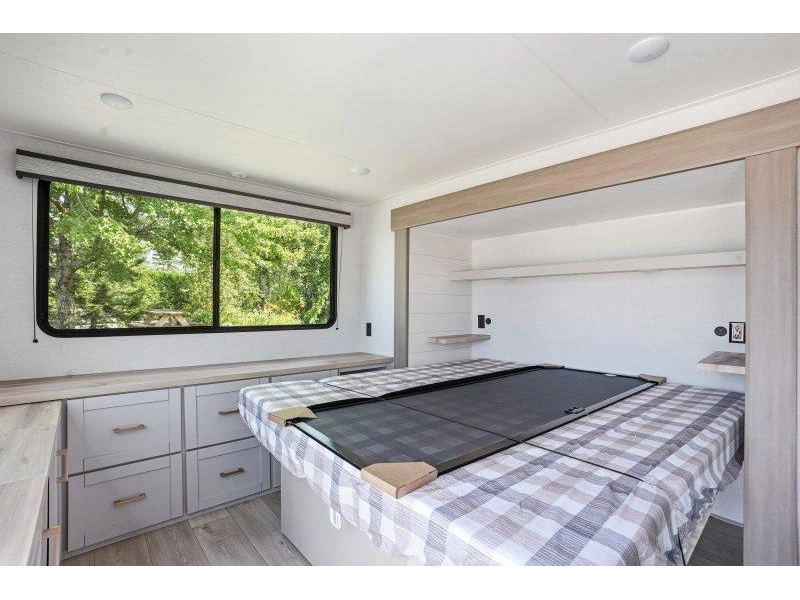 2027 Jayco Jayflight 401loft alt